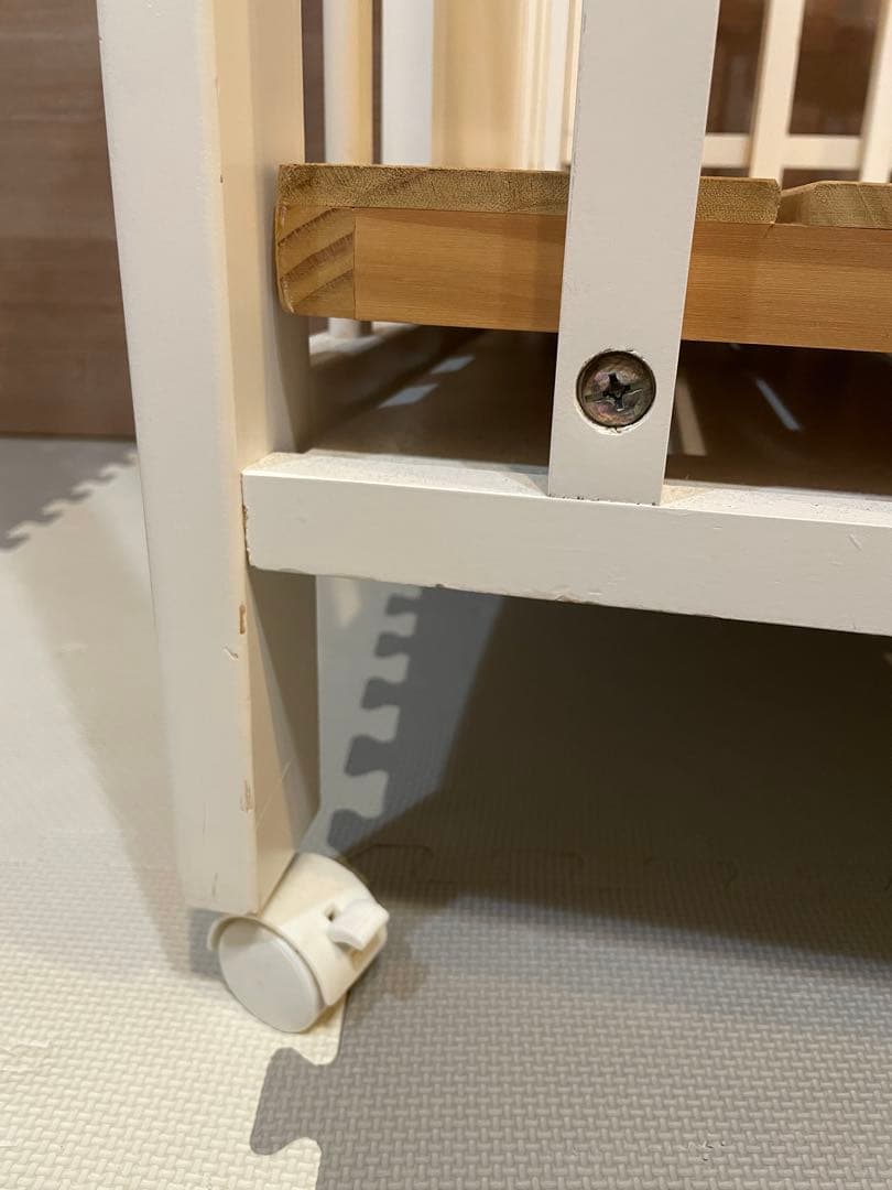 ホワイト 木製 ベビーベッド キャスター付き