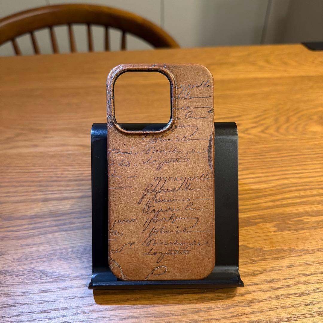 【極美品】Berluti iPhone15 pro用ケース