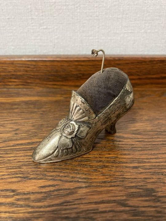 【まみ】アンティーク☆小さな靴型ピンクッション&ポット型ピンクッション