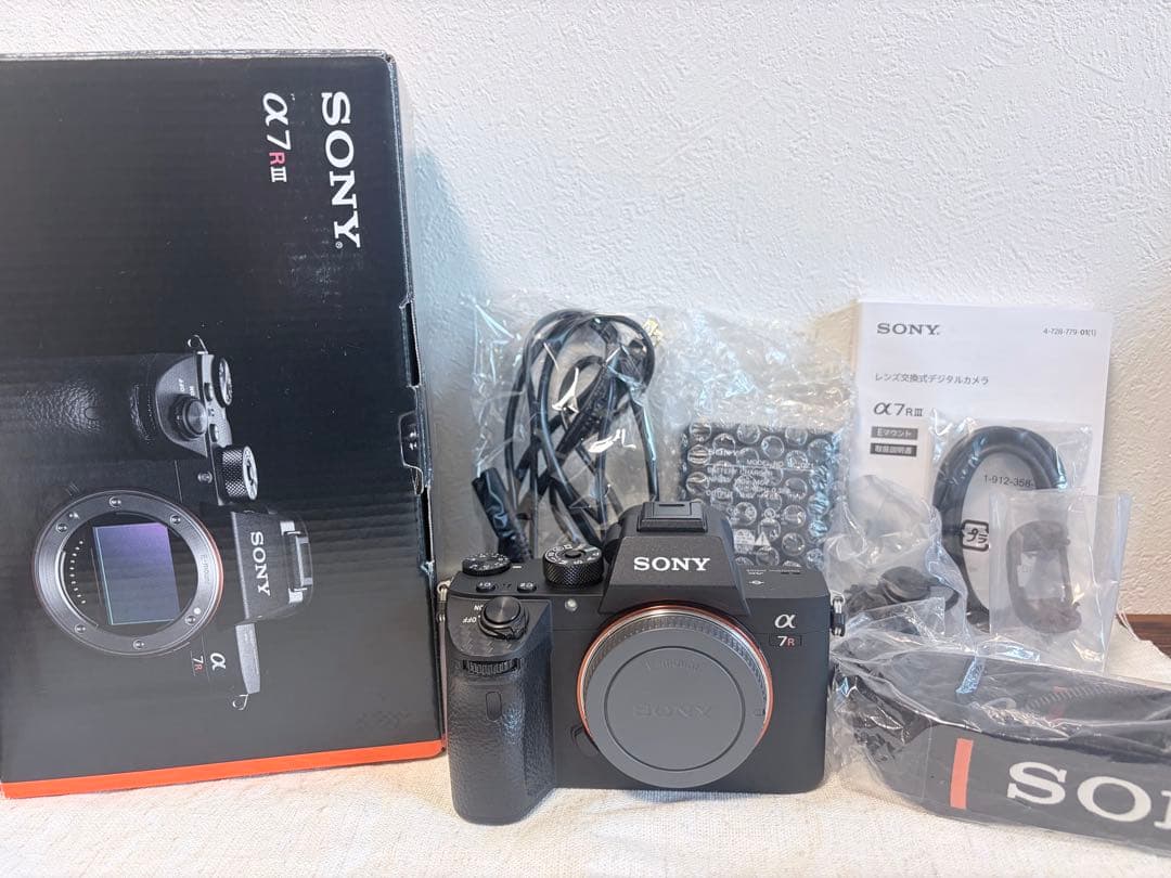 【極美品】Sony α7R III ミラーレス一眼