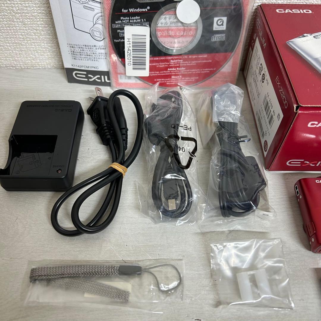 CASIO EXILIM デジカメ　デジタルカメラ　10.1メガピクセル レッド