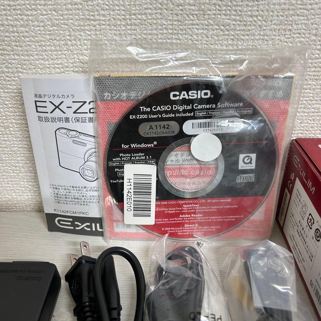CASIO EXILIM デジカメ　デジタルカメラ　10.1メガピクセル レッド