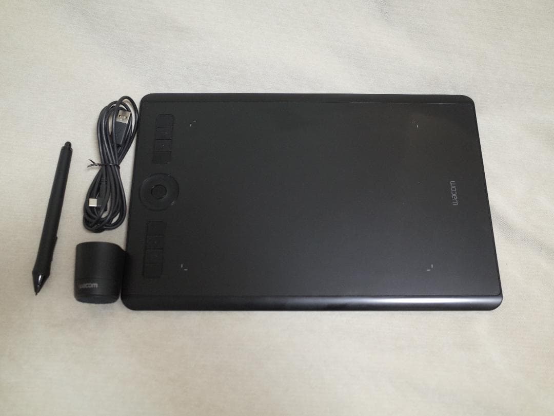 Wacom IntuosPro Medium (PTH-660) ペンタブレット