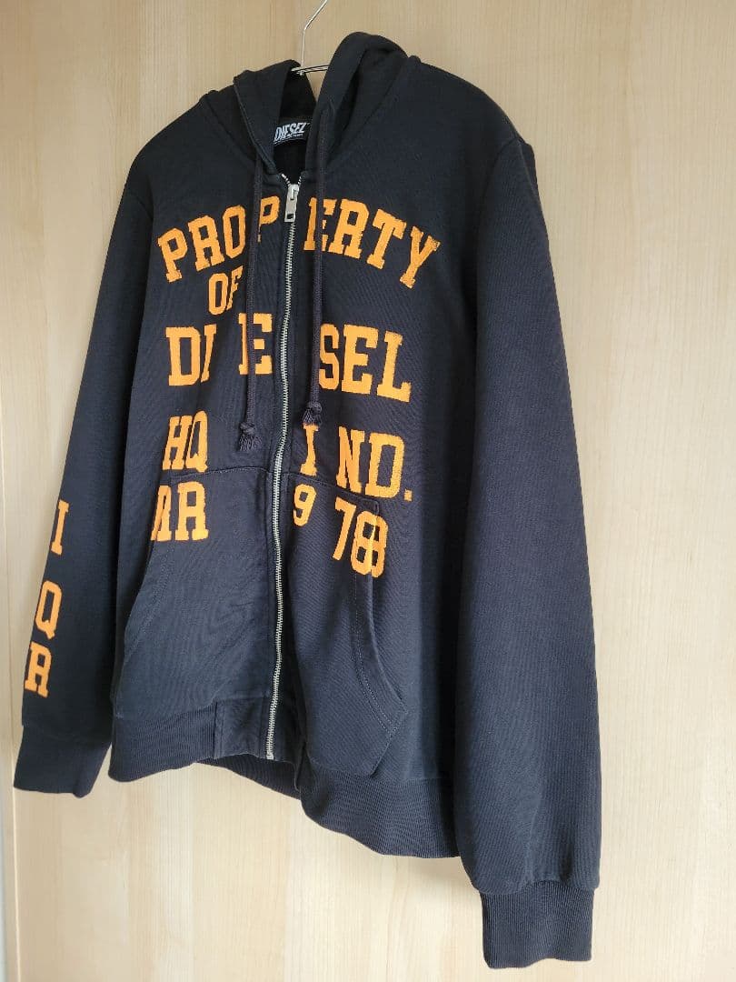 大人気　DIESEL 　ディーゼル　 プリント フルジップ パーカー　M