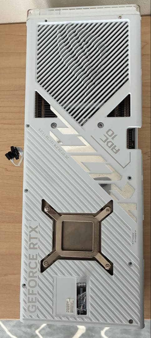 RTX 4090 ヒートシンク　ファン　バックプレート　LED ケーブル