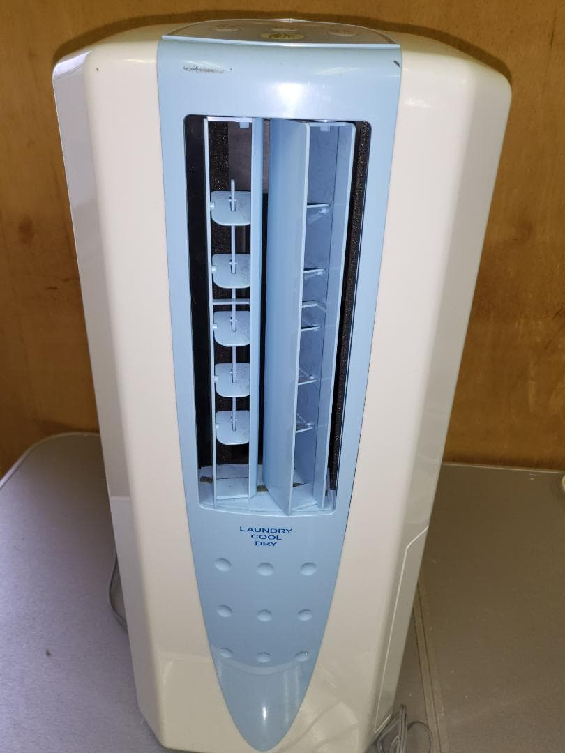 美品　2021年製コロナ　冷風除湿機 ホワイト 除湿9～10L CDM-1021
