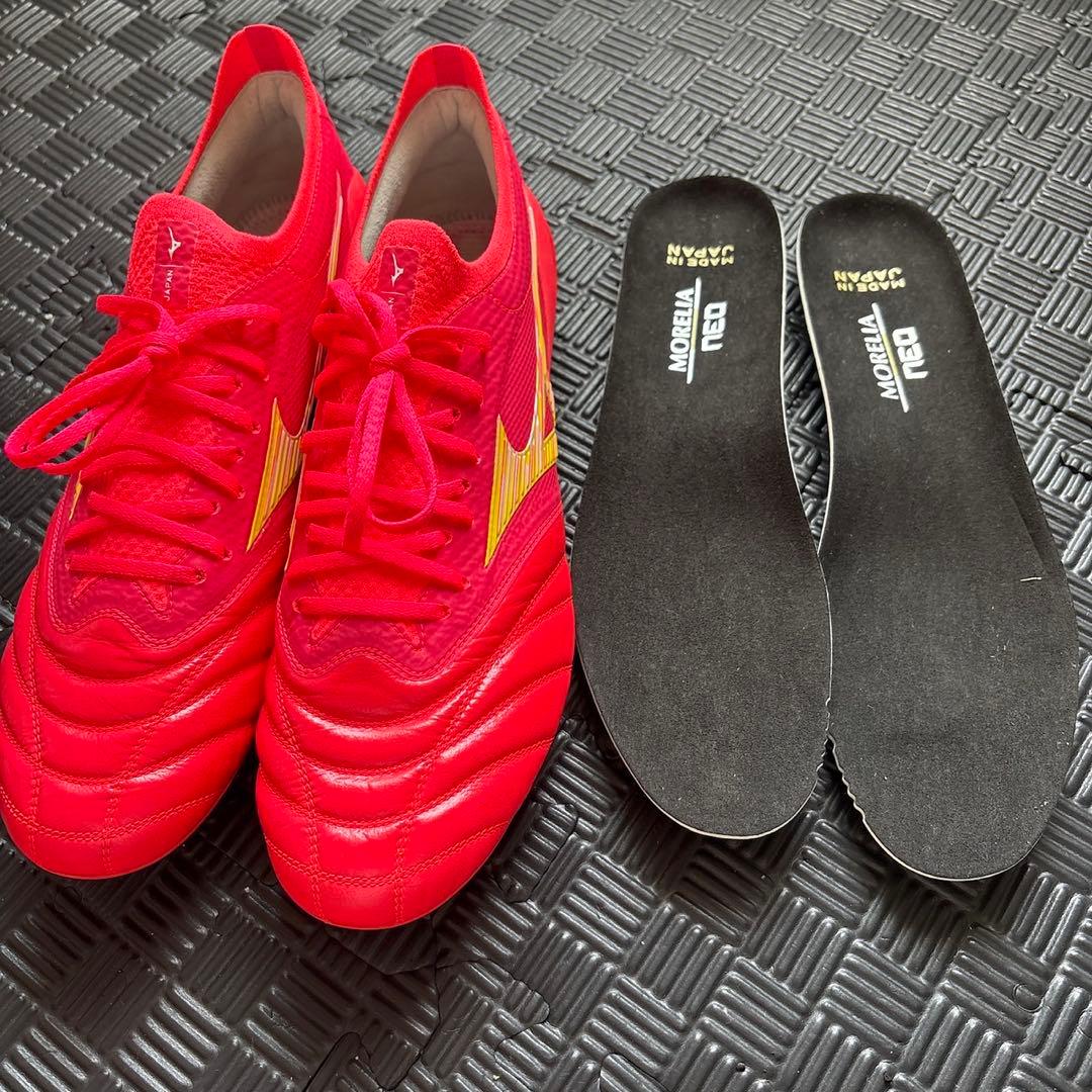 ううう　ミズノ モレリア エオ4 レッド　新品です。