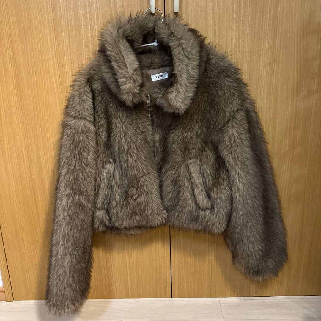 EVRIS ファイクファーショートブルゾン