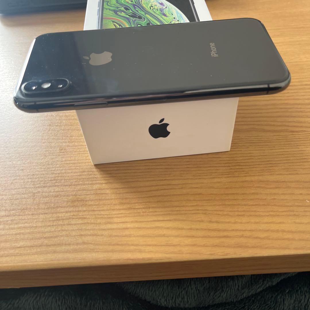 Apple iPhone XS 256GB スペースグレー