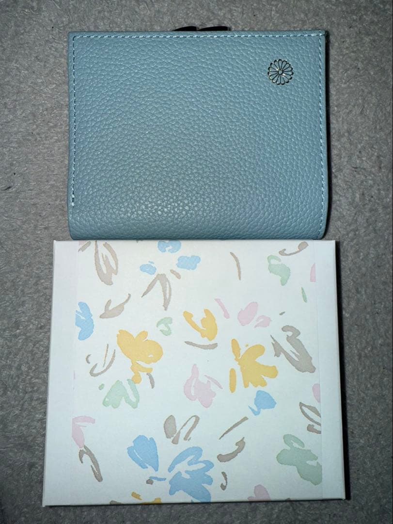 【完売品】皇居本革財布ライトブルー2つ折りがま口タイプ 大安吉日購入【1点限り】