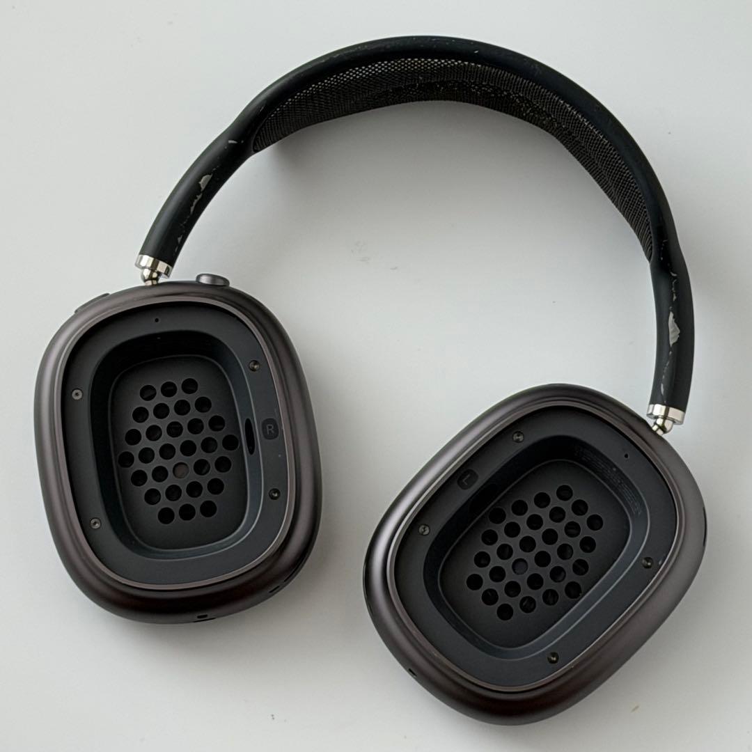 Apple AirPods Max 外観ボロボロ、一応動作