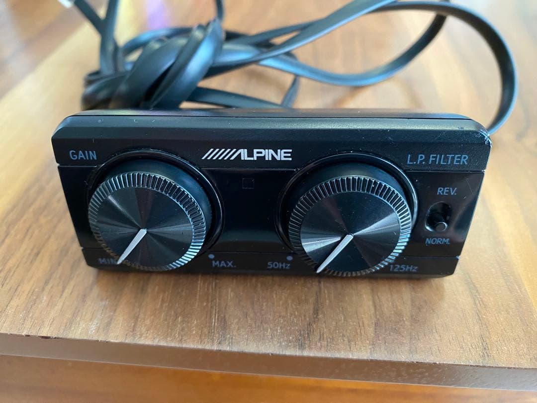 値下げ中　ALPINE パワードサブウーファー　SWE-1200