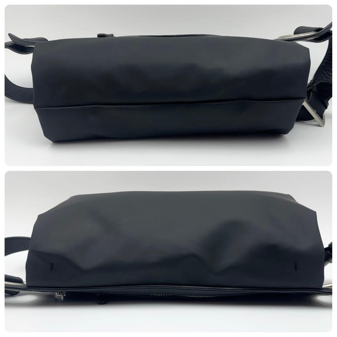 カワカワhatomeボディバッグ Rubber-cho ラバー 防水 本革