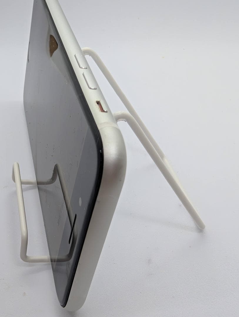 美品 iPhone SE2 64GB バッテリー最大容量92% 充電ケーブル付き