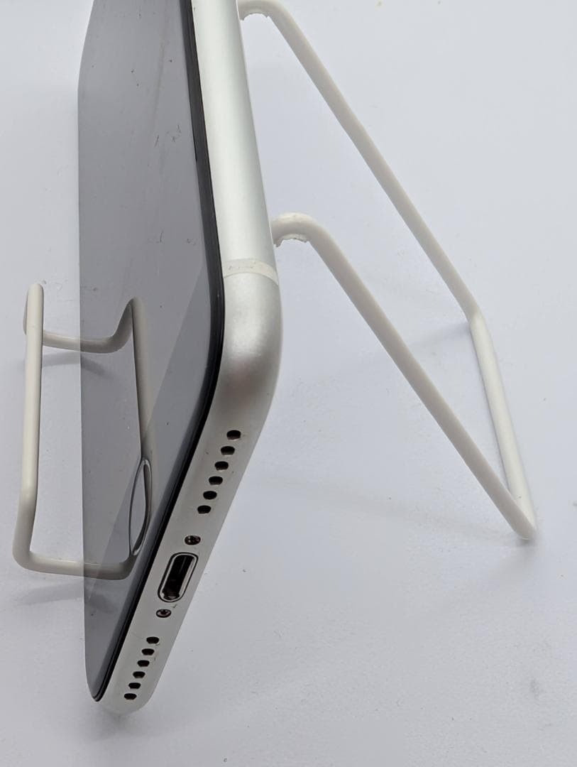 美品 iPhone SE2 64GB バッテリー最大容量92% 充電ケーブル付き