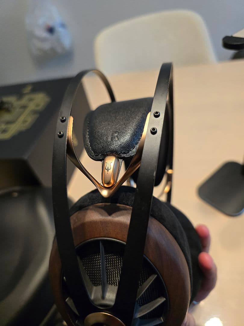 ヘッドホン Meze Audio 109 Pro