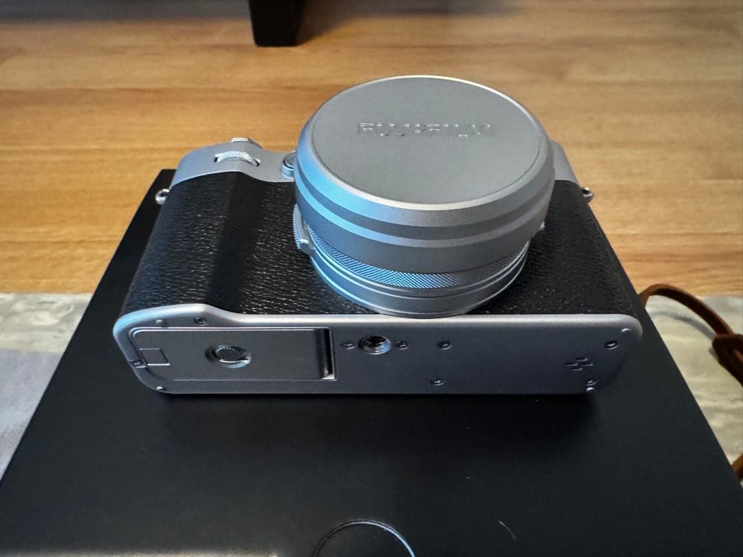 フジフイルム X100VI 【2か国語対応】/シルバー