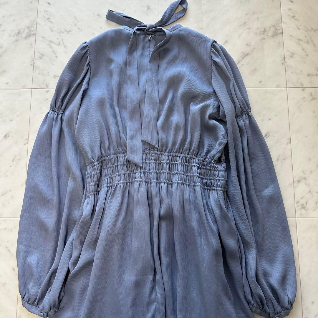 ワンピース herlipto Back Ribbon Tiered Satin Dress