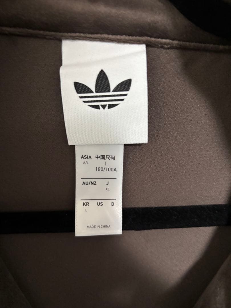 adidas トラックジャケット ベロア FB ブラウン