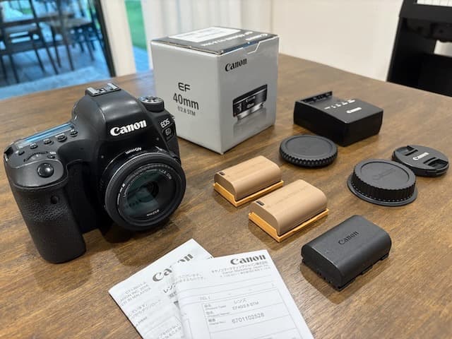 Canon EOS 6D Mark II + EF 40mm f/2.8 レンズ
