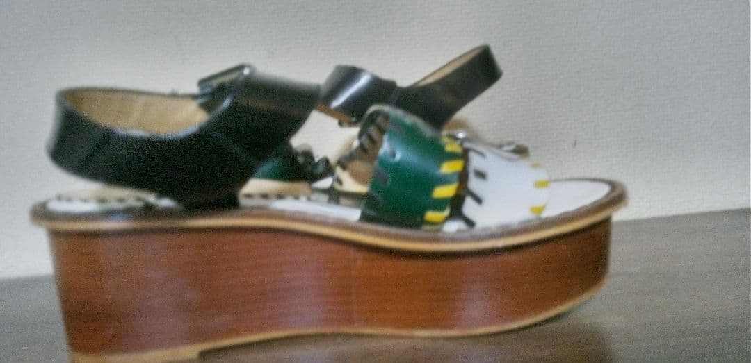 TOGA PULLAサンダル