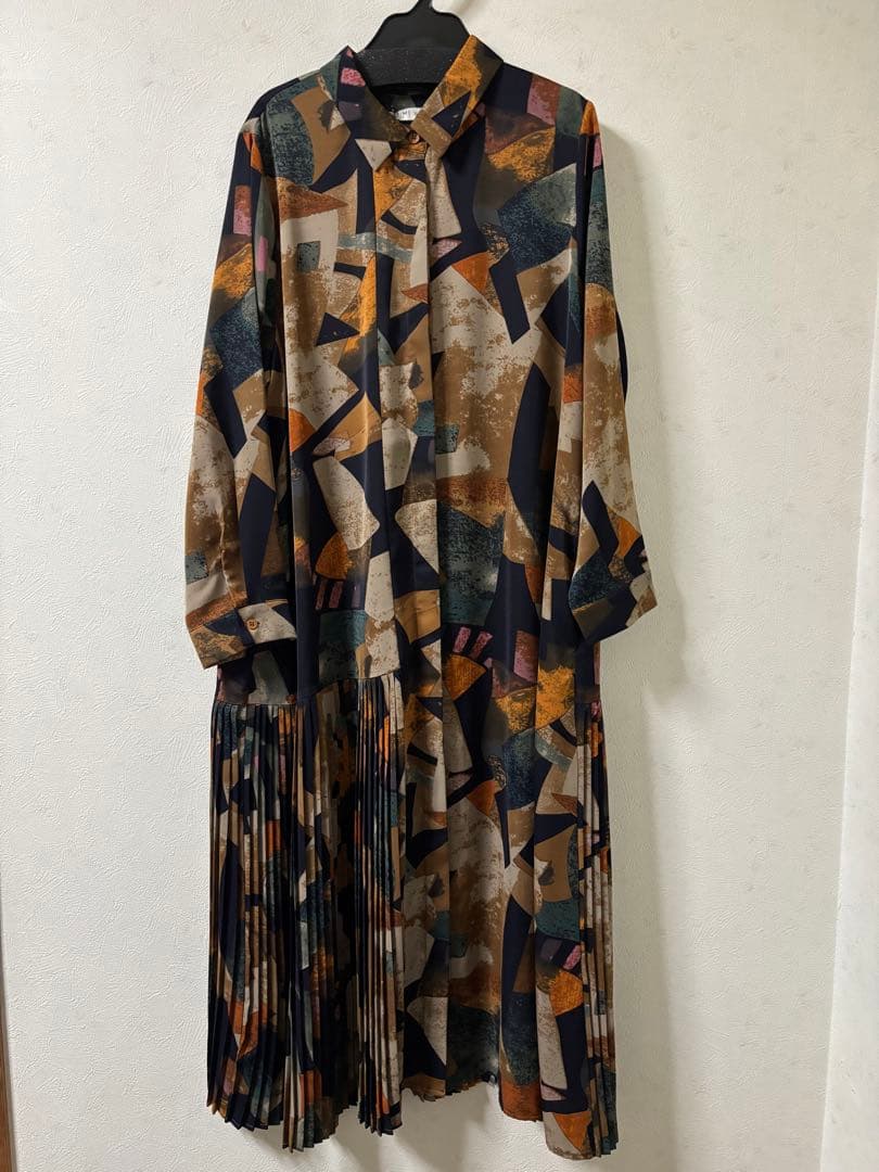 な*つ様 ear PAPILLONNER(イア パピヨネ) 襟付きプリーツワンピ