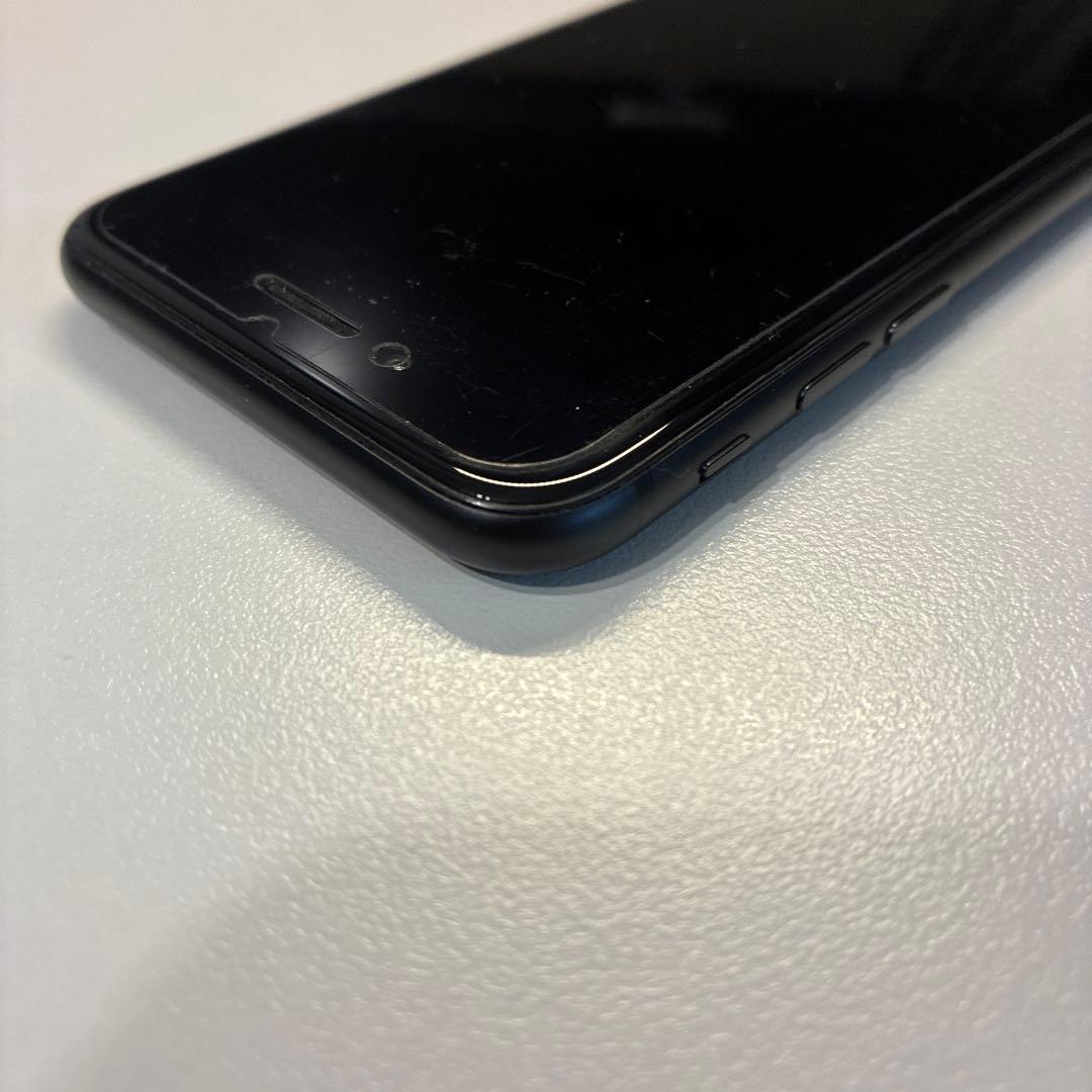 Apple iPhone SE ブラック