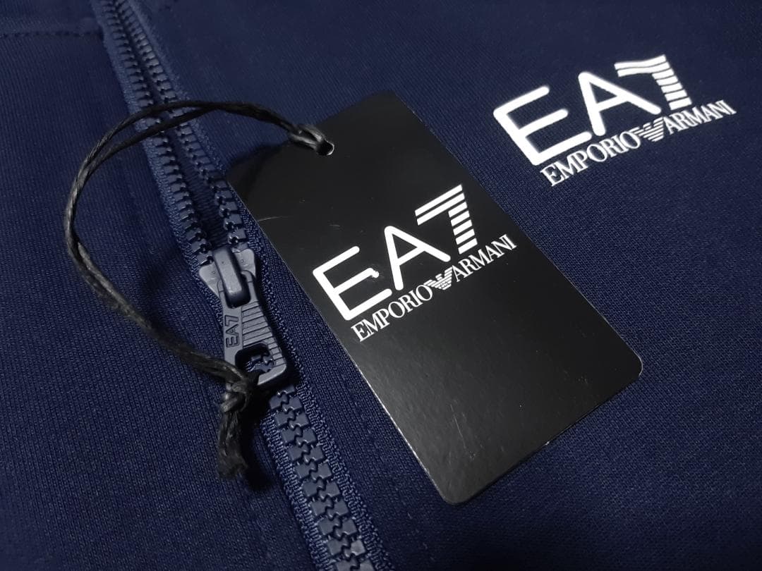 【新品・最終価格】EA7/エンポリオアルマーニ　紺セットアップ　L(50相当)