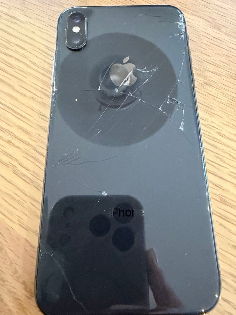 iPhone X ブラック 本体 背面ひび割れあり
