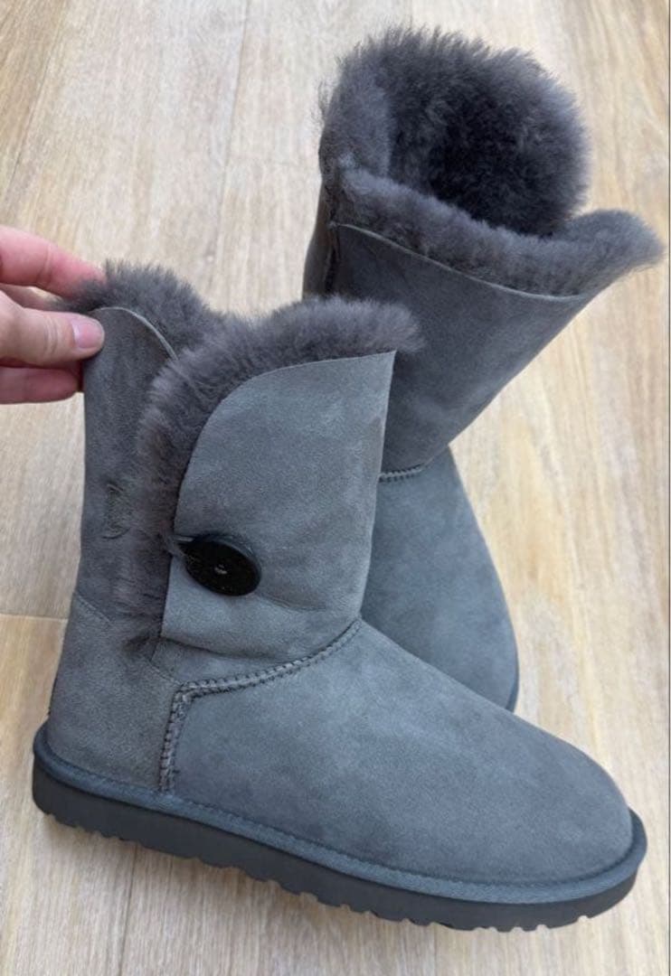 ♥新品未使用♥【UGG】 W BAILEY BUTTON Grey 25cm