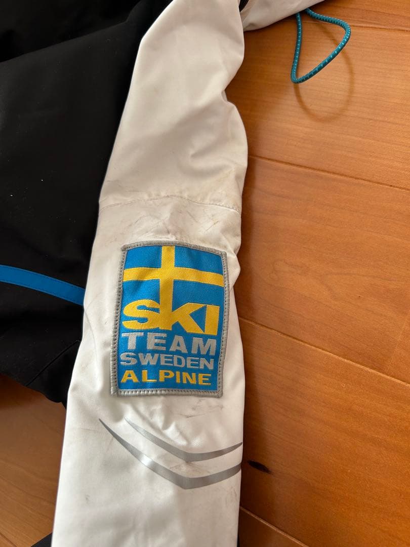 スウェーデン代表モデル★ GOLDWIN サイドフルオープン スキーウェア140