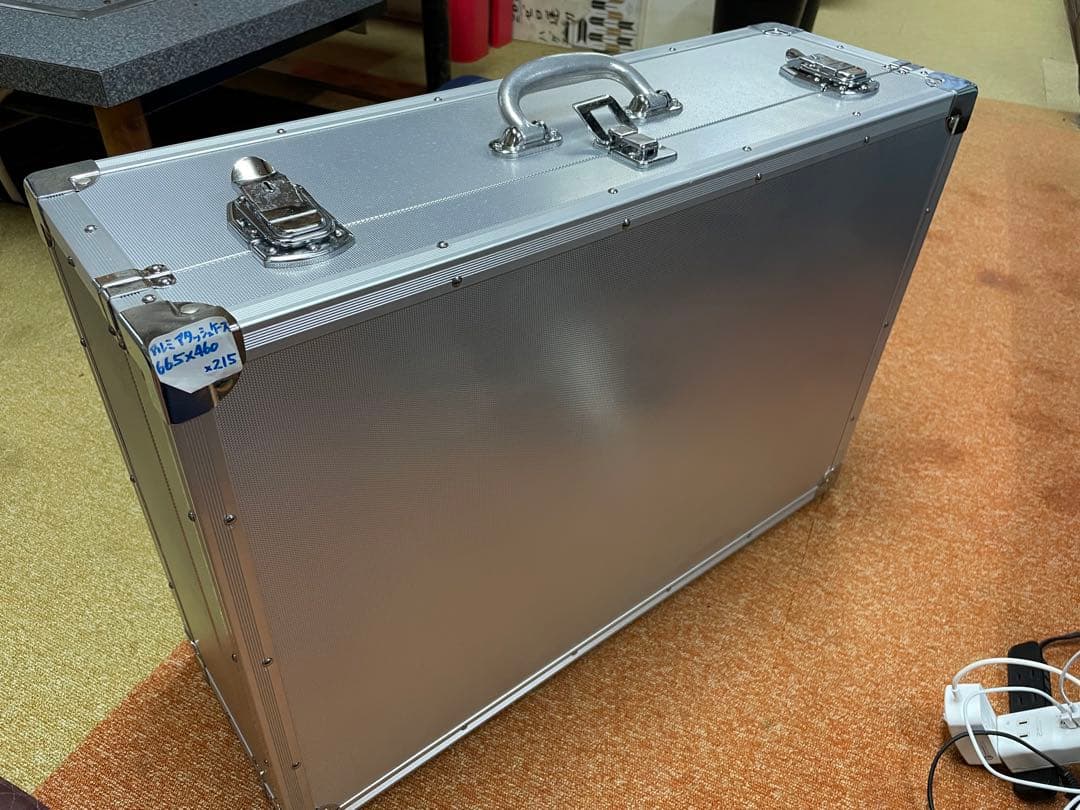 アルミアタッシュケース　中古品