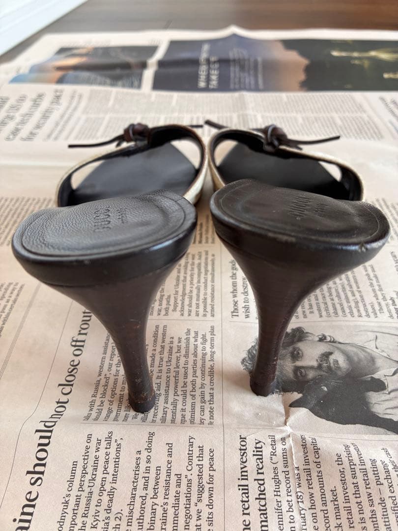 【GUCCI】ホワイト&ブラウンミュール