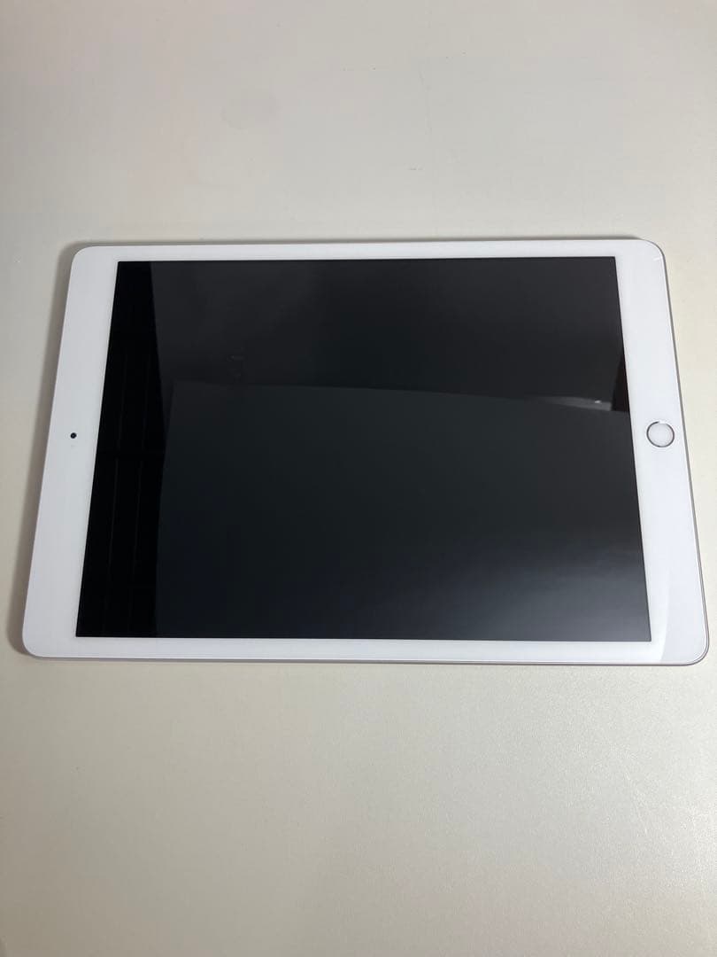 iPad 第8世代 32GB Wi-Fi MYLA2J/A(やや難あり)