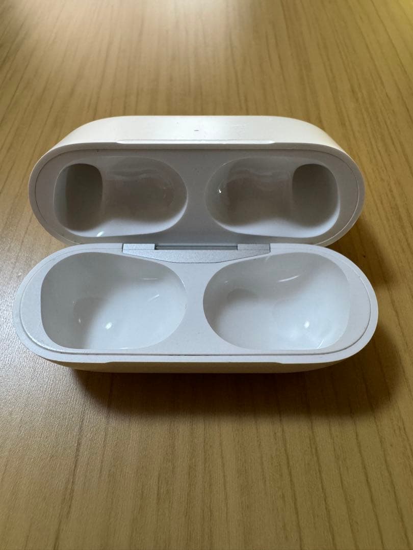 AirPods Pro 第1世代 ケース付【イヤーピースなし】