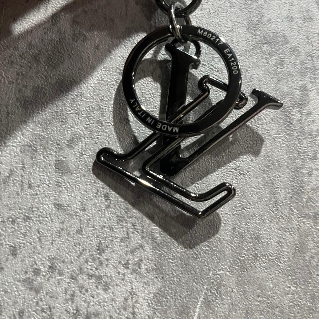限定値下げ【新品未使用】正規品 LOUIS VUITTON ロゴ入りキーホルダー