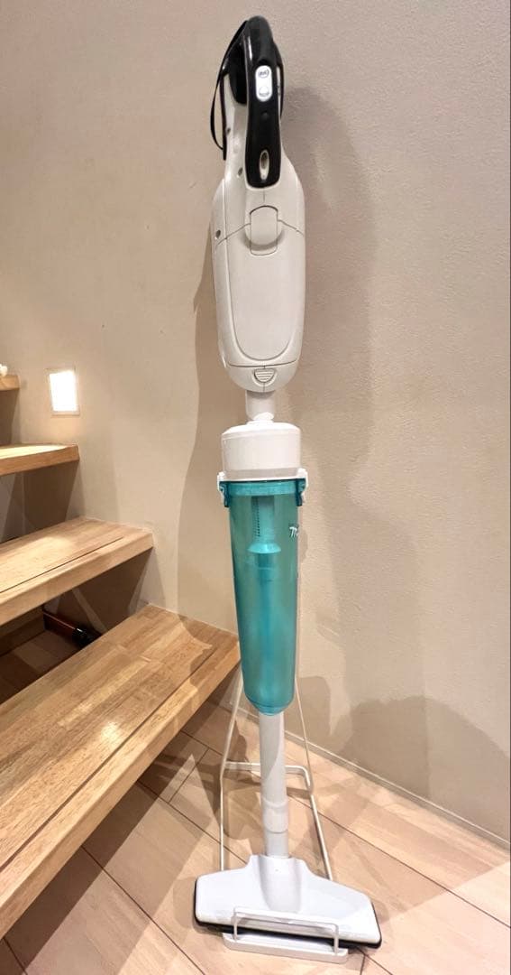 マキタ 充電式クリーナー 14.4V CL142FD