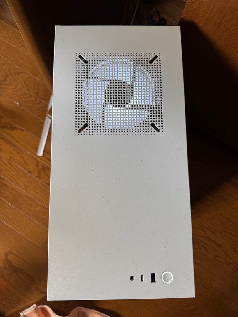 ASUS GeForce GT ホワイト PCケース