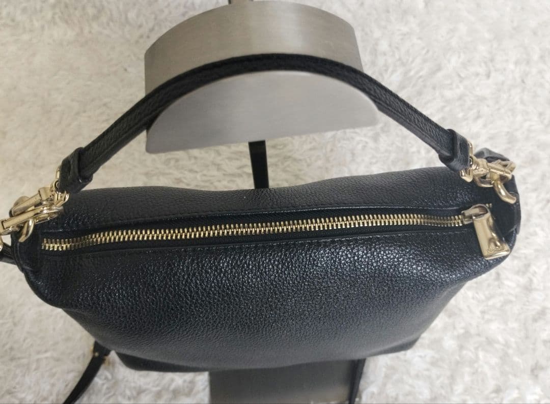 美品 フルラ ソフィー 2way ショルダーバッグ ブラック ハンド 金具ポーチ