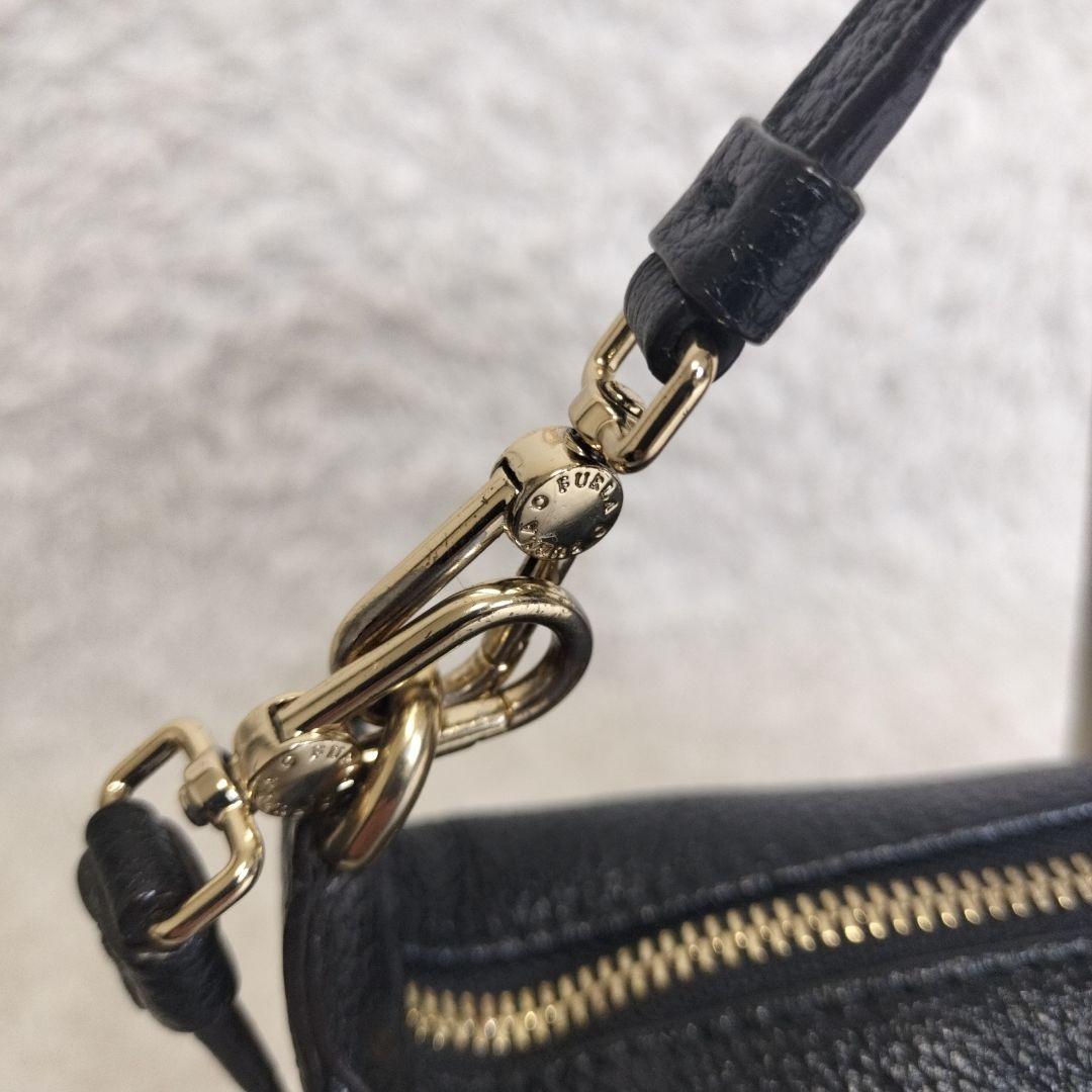 美品 フルラ ソフィー 2way ショルダーバッグ ブラック ハンド 金具ポーチ