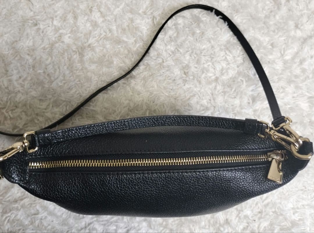 美品 フルラ ソフィー 2way ショルダーバッグ ブラック ハンド 金具ポーチ