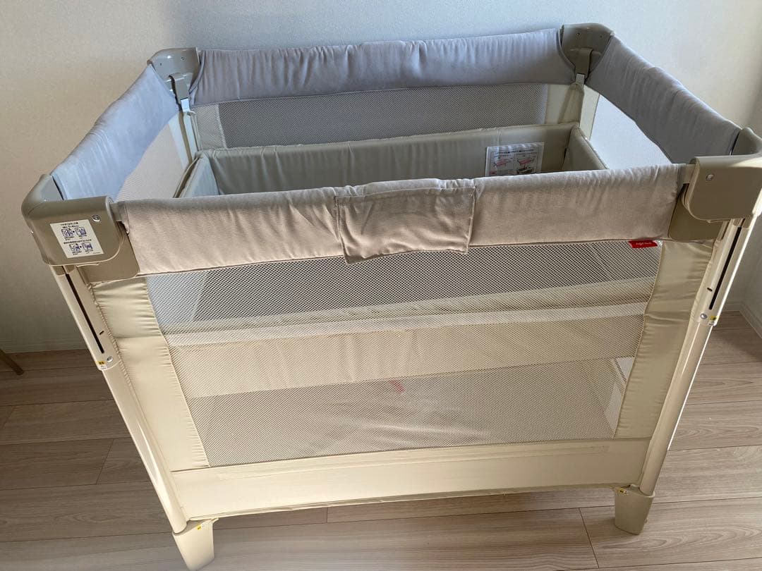 美品 アップリカ ココネル　エアープラスAB/ホワイトベージュ