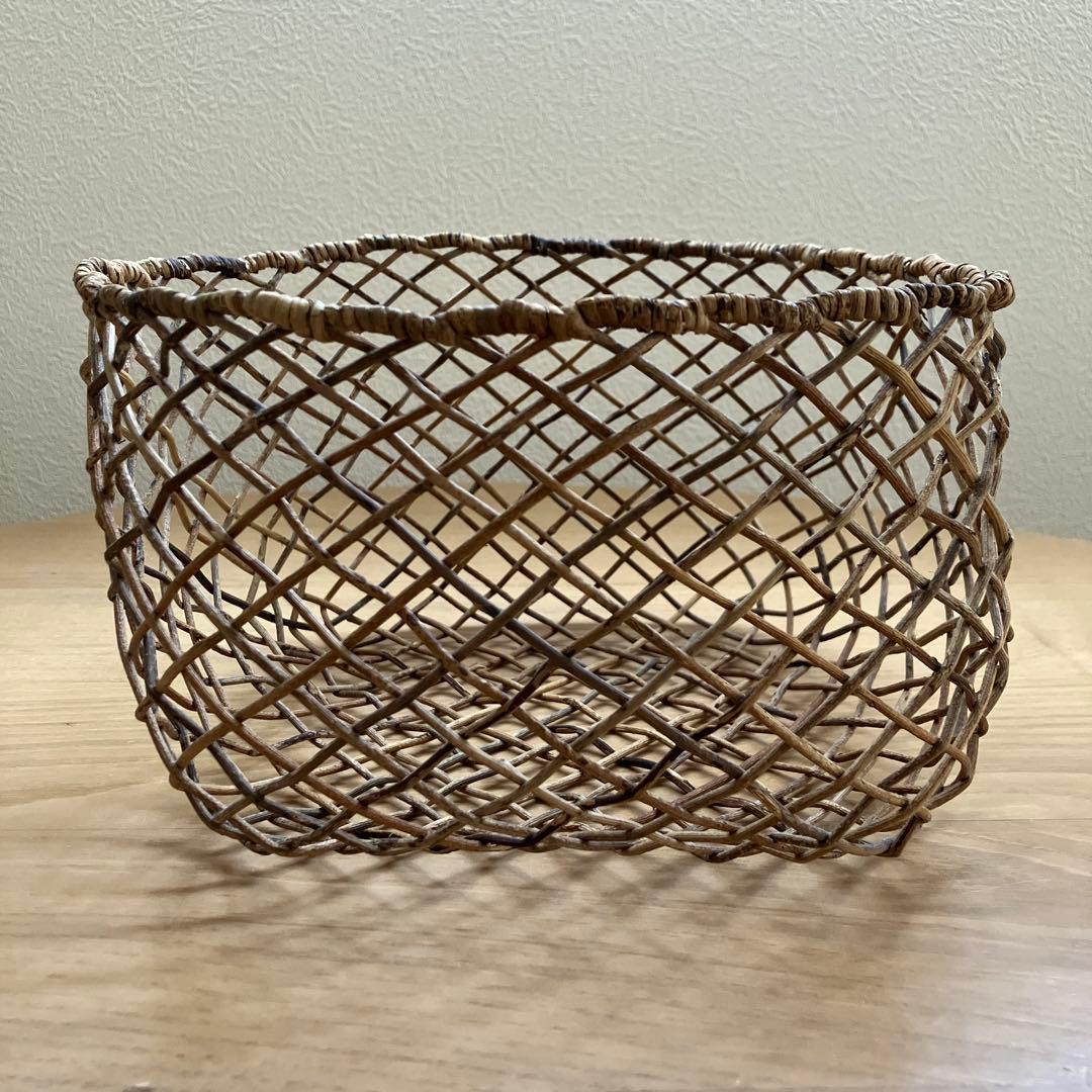 渡部萌さん　あけびかご