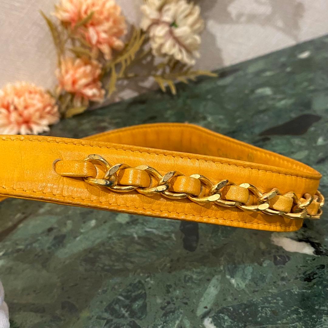 VINTAGE CHANEL ゴールドチェーンベルト ラムスキン イエロー ココ