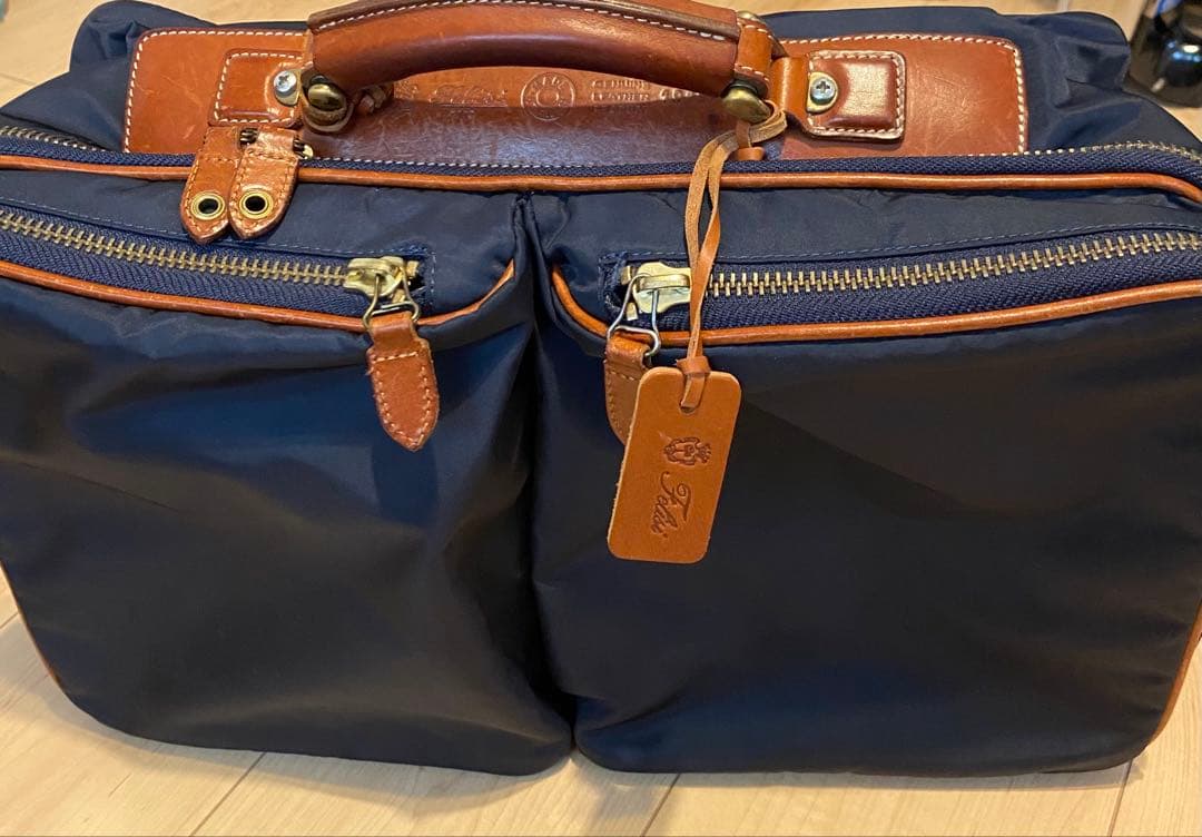 Felisi ネイビー バッグ　ソフトボストン