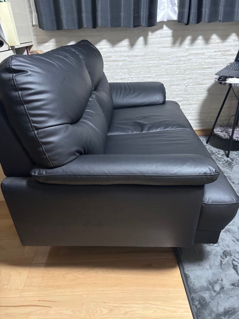 レザーソファ　ブラック