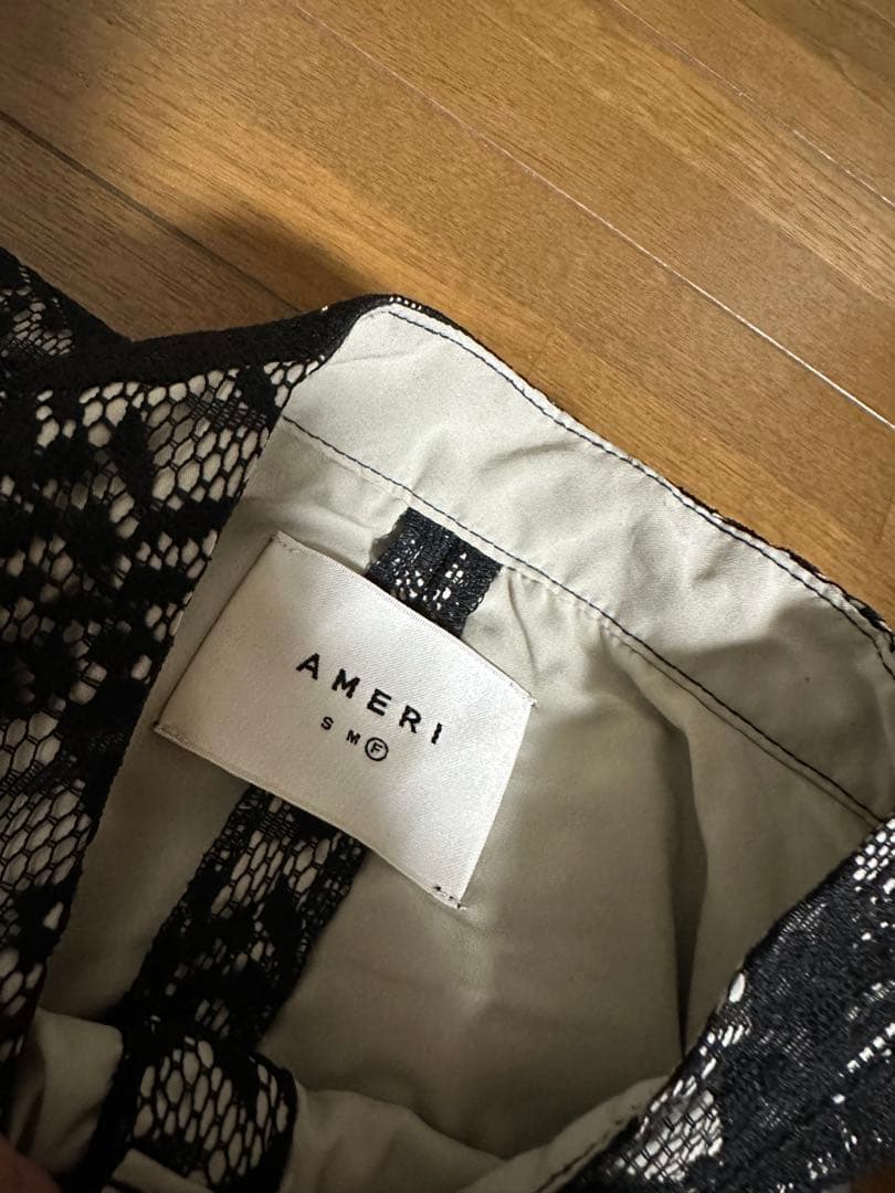 GEOMETRIC FLOWER LACE DRESS ブラック