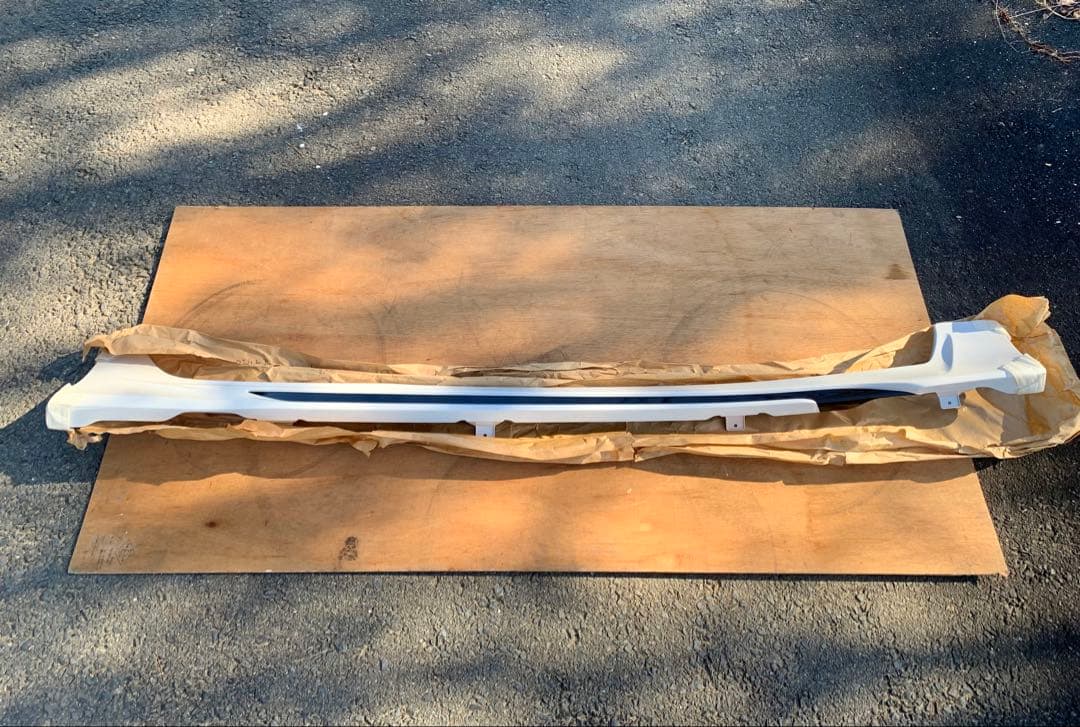 モデリスタ プリウス 50 右サイドスカート ZVW50/ZVW51/ZVW55