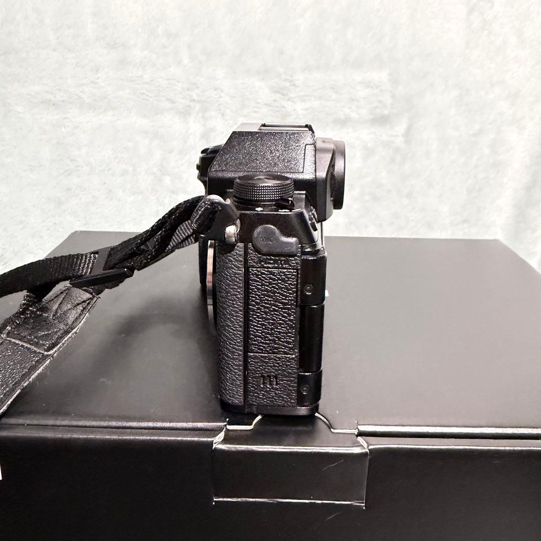 【美品】FUJIFILM XS10 ボディ 女性使用 液晶フィルム付 付属品完備