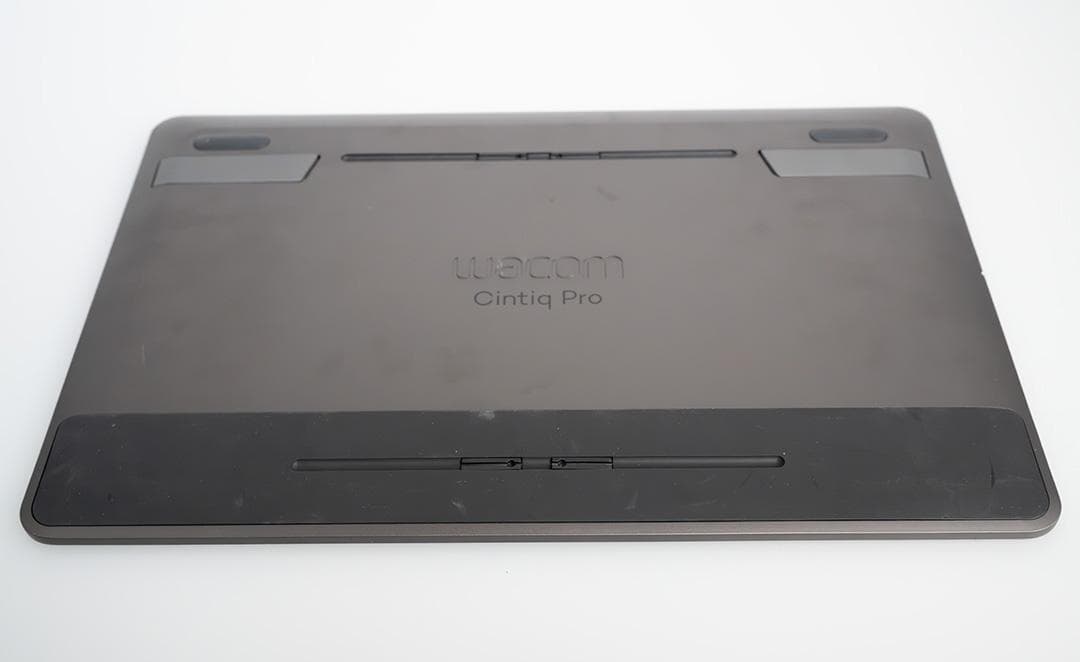 ワコム 液タブ Cintiq Pro13 (DTH-1320/K0)